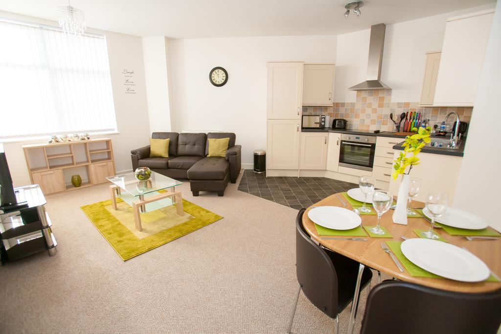 Comfortable Swindon Town Centre Apartments, Free Parking, Sleeps Up To 8 Cameră foto
